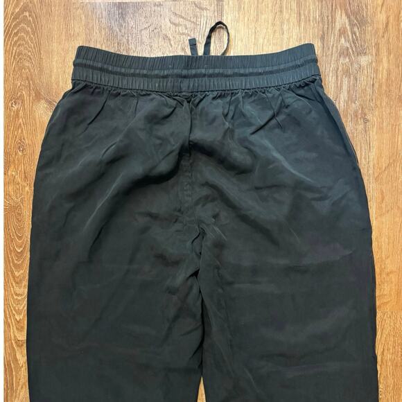 NWOT Everlane The Tapered Pant in Butterlite In Black Size Small - Picture 9 of 9